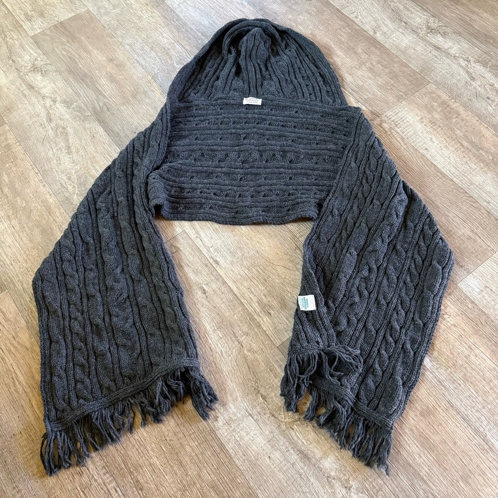 Blarney Woolen Mills Made In Ireland Hooded Knit Scarf Dark Charcoal Gray